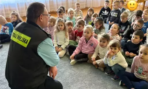 Zdjęcie do "Bezpieczne ferie"- spotkanie ze Strażą Miejską